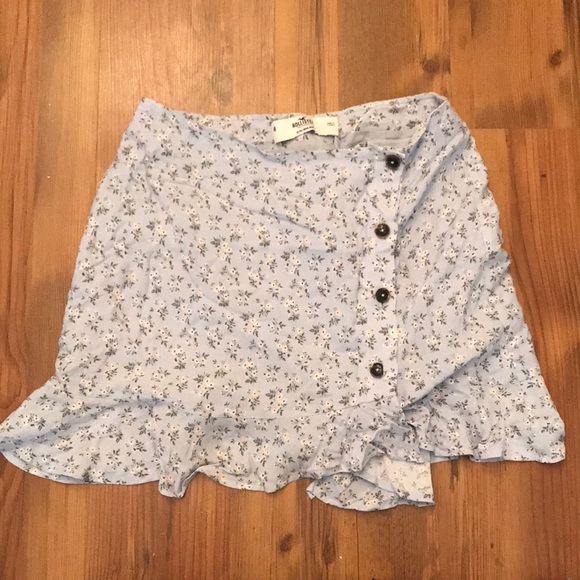 Medium blue flowered skirt from Hollister - Picture 1 of 4